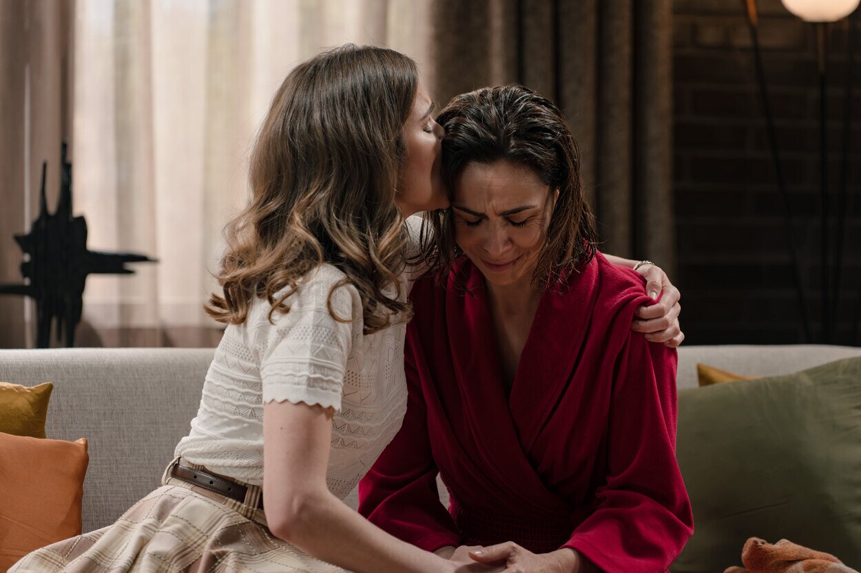 Nieves se derrumba frente a Begoña en 'Sueños de libertad'
