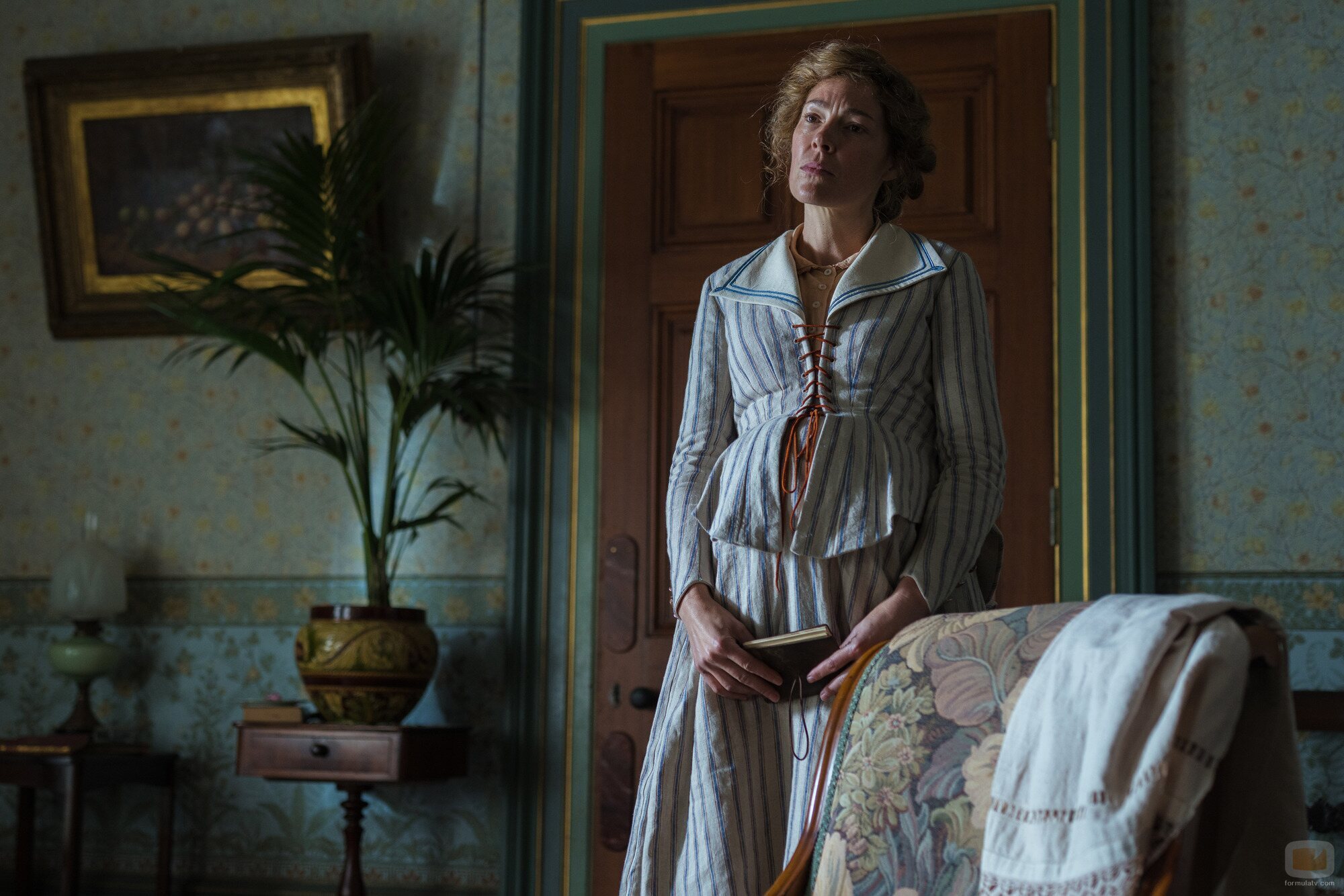 Mirrah Foulkes en 1x01 titulado 'Rebelión' de 'Mi brillante carrera'