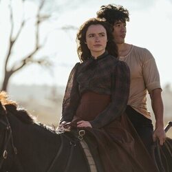 Philippa Northeast y Christopher Chung en 1x02 titulado 'Él' de 'Mi brillante carrera'