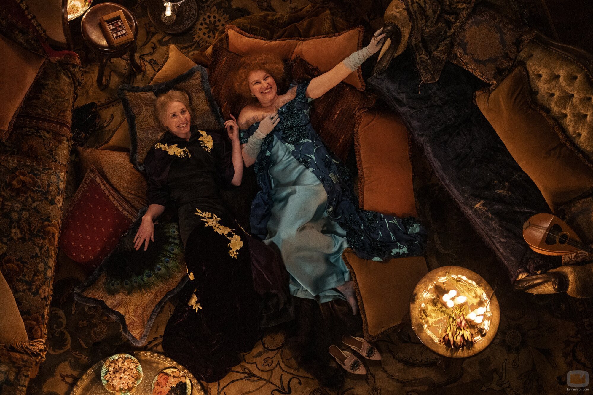 Kate Mulvany y Genevieve O'Reilly en la temporada 1 y el capítulo 04 de 'Mi brillante carrera'