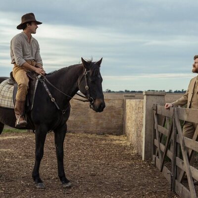 Alexander England en Capítulo 5 titulado 'Una gran pasión' de 'Mi brillante carrera'