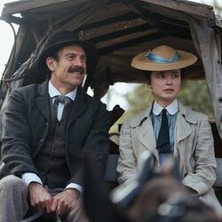 Philippa Northeast y Rohan Nichol en 1x06 'Adiós' de 'Mi brillante carrera'