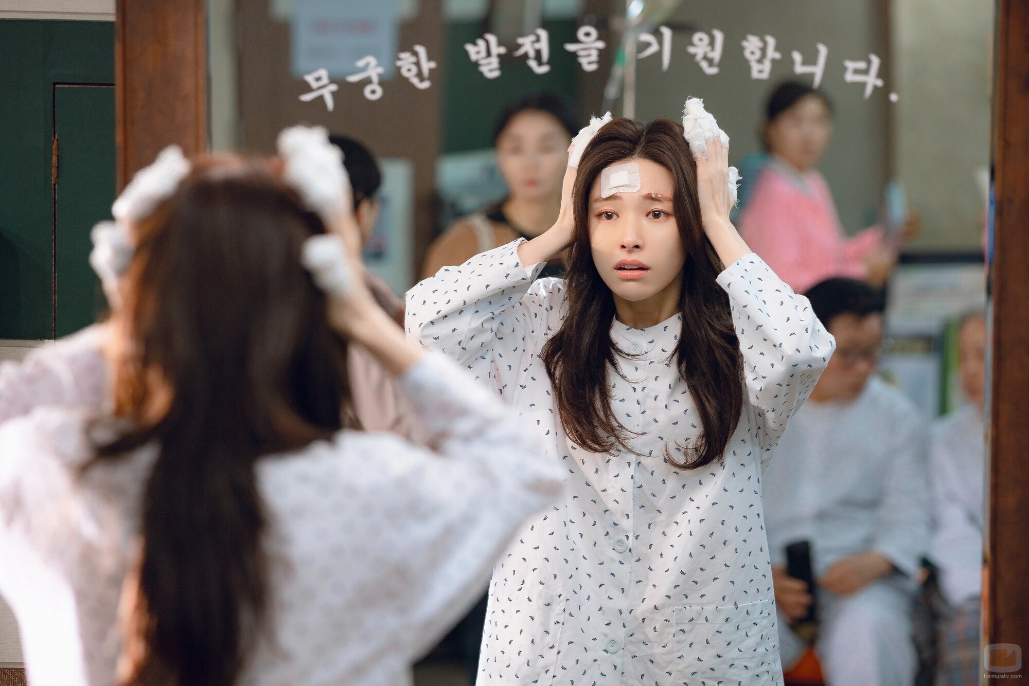 Ha-young en el 1x01 de '이런 엿 같은 사랑'