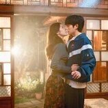 Jung Hae-In y Ha-young en 1x01 titulado 'Episodio 1' de 'Acaramelados'
