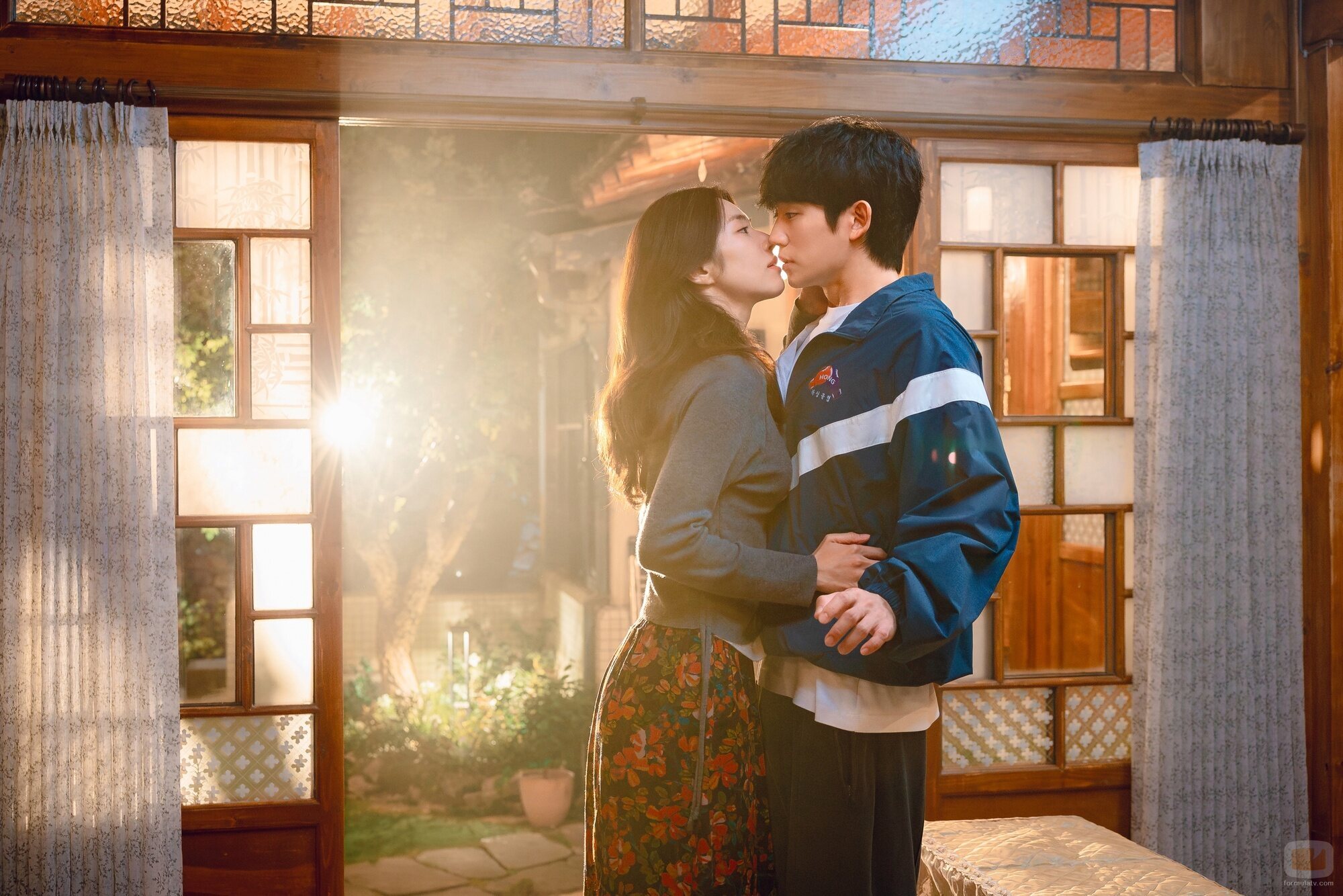 Jung Hae-In y Ha-young en 1x01 titulado 'Episodio 1' de 'Acaramelados'