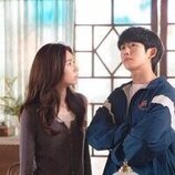 Jung Hae-In y Ha-young en 'Episodio 1' de 'Acaramelados'