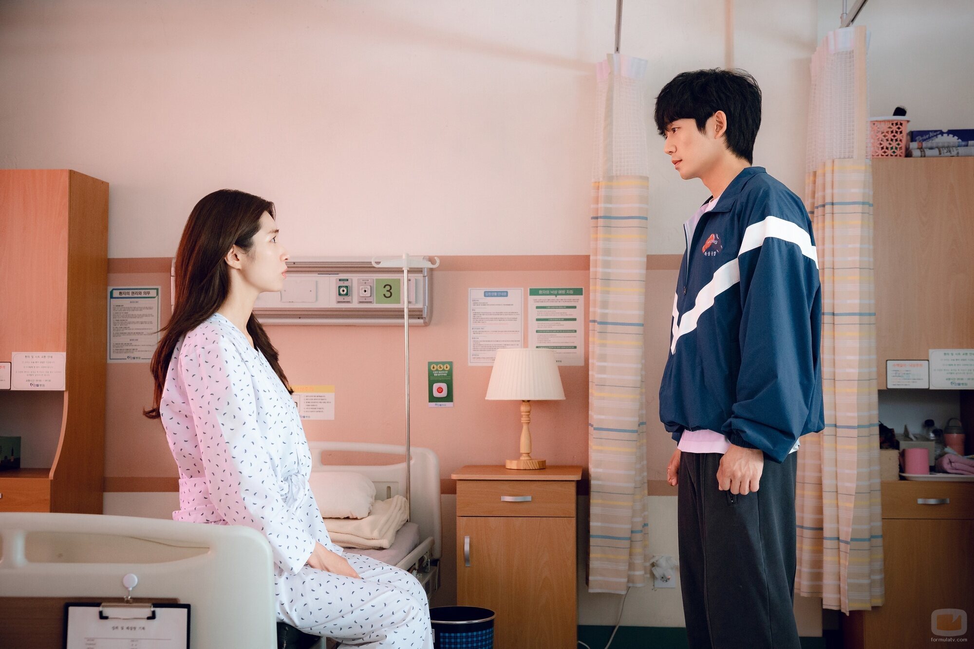 Ha-young y Jung Hae-In en 'Episodio 1' de 'Acaramelados'