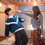 Ha-young y Jung Hae-In en Capítulo 1 titulado 'Episodio 1' de 'Acaramelados'