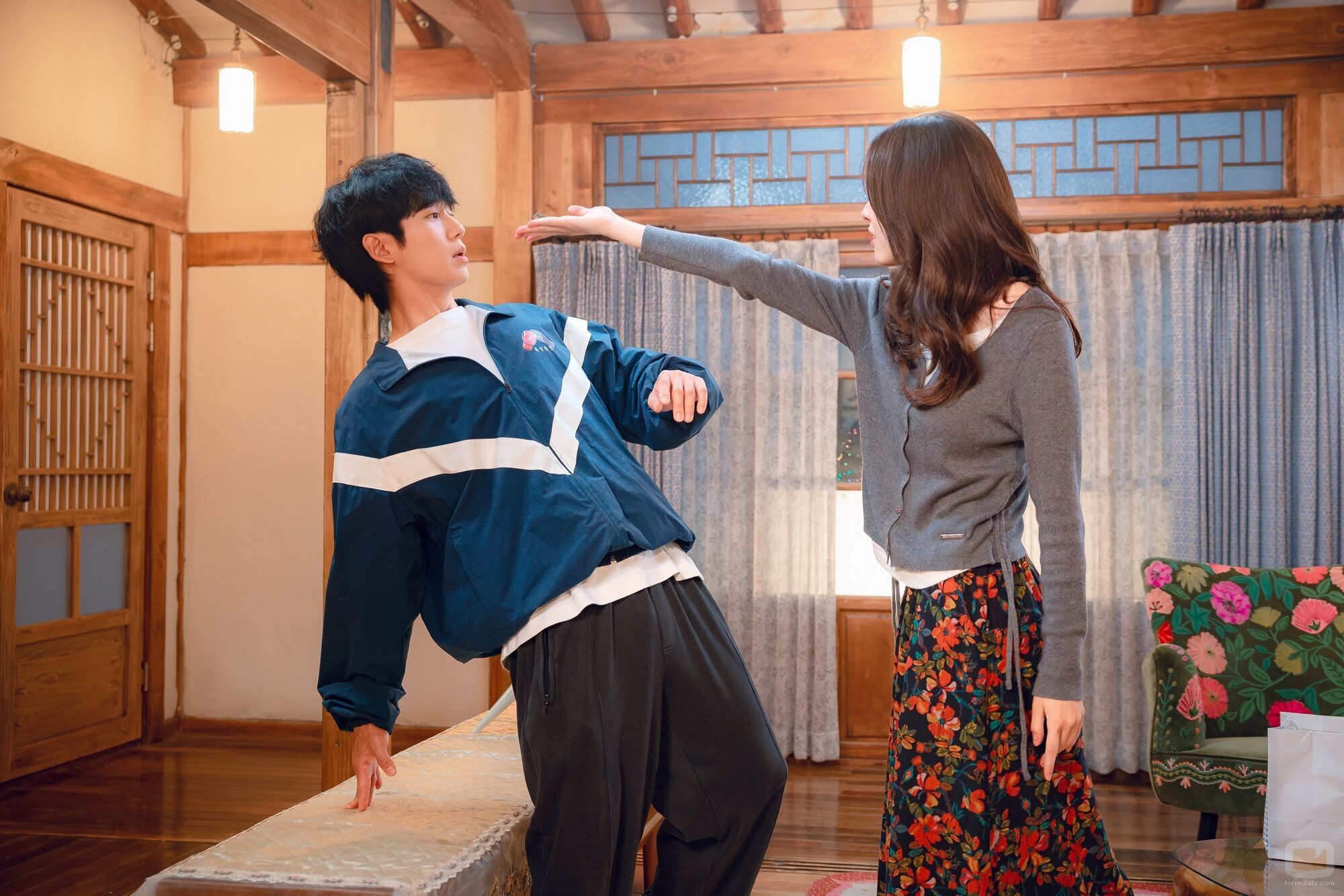 Ha-young y Jung Hae-In en Capítulo 1 titulado 'Episodio 1' de 'Acaramelados'