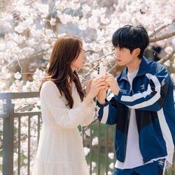 Jung Hae-In y Ha-young en el 1x03 de 'Acaramelados'