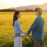 Jung Hae-In y Ha-young en el 1x07 de '이런 엿 같은 사랑'