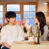 Fotograma de Jung Hae-In y Ha-young en el 1x07 de '이런 엿 같은 사랑'