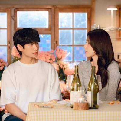 Fotograma de Jung Hae-In y Ha-young en el 1x07 de '이런 엿 같은 사랑'