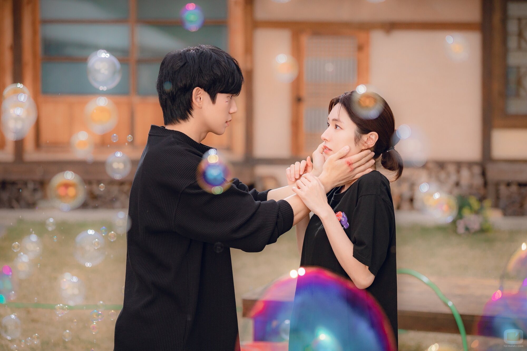 Ha-young y Jung Hae-In en 1x09 'Episodio 9' de 'Acaramelados'