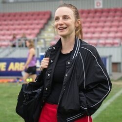 Faye Marsay en 4x03 'El Got Talent de Richmond' de 'Ted Lasso'