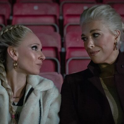 Hannah Waddingham y Juno Temple en Capítulo 4 titulado 'El día libre de las greyhounds' de 'Ted Lasso'