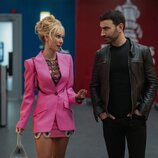Juno Temple y Brett Goldstein en 4x04 titulado 'El día libre de las greyhounds' de 'Ted Lasso'