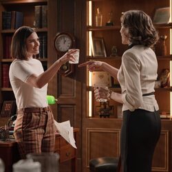 Alba Brunet y Marta Belmonte en 3x162 'Miércoles 2 de septiembre de 2026' de 'Sueños de libertad'