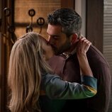 Instantánea de Ana Carlota Fernández y Dani Tatay en el 3x165 de 'Sueños de libertad'