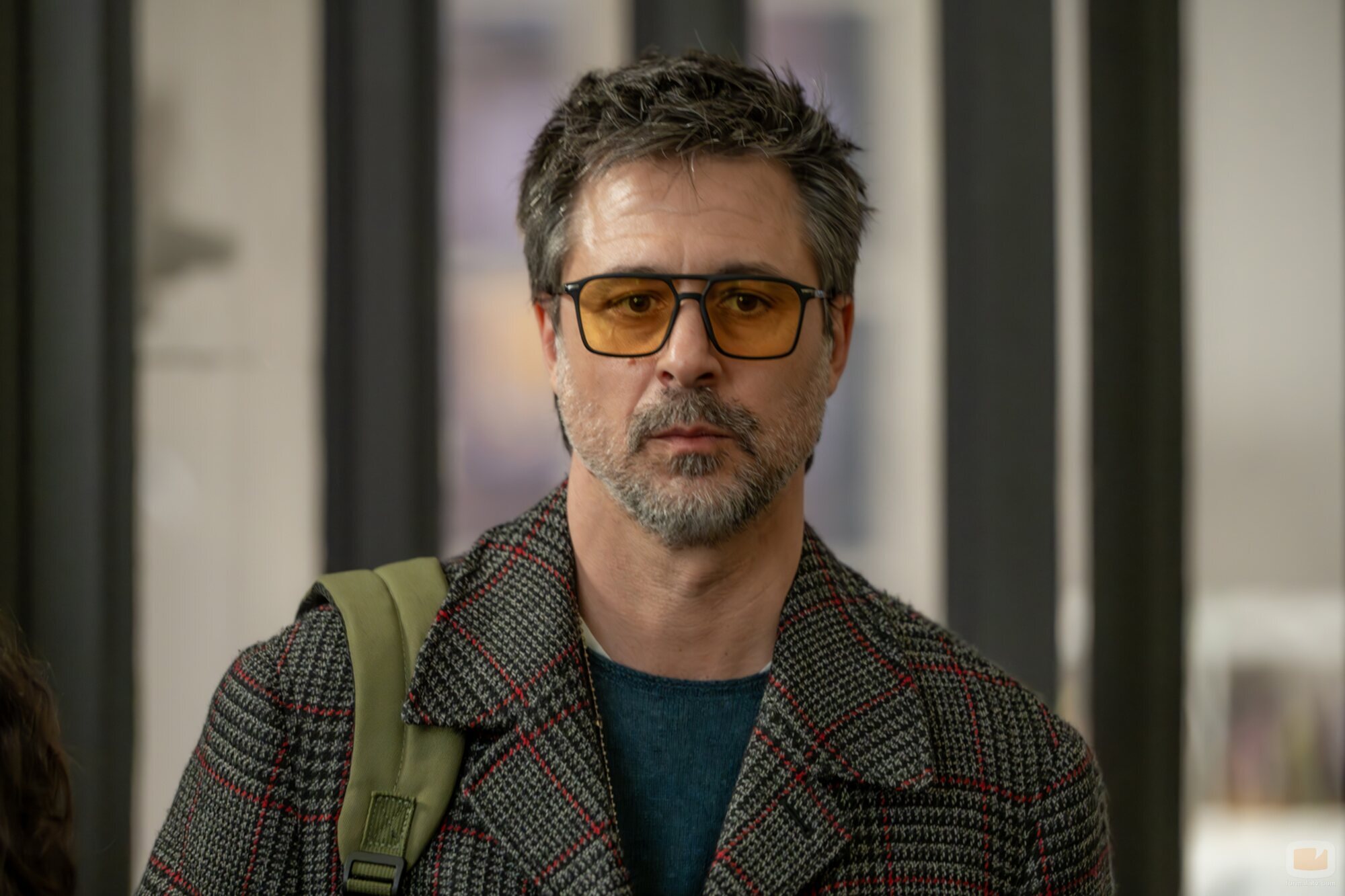 Hugo Silva en 1x01 titulado 'Episode #1.1' de 'Rojo sobre blanco'