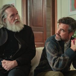 Pearce Quigley y Daniel Ings en 2x02 titulado 'Hay una rata en la cocina' de 'The Gentlemen: La serie'