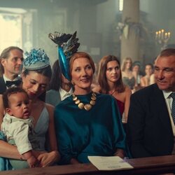 Vinnie Jones y Joely Richardson en Capítulo 6 titulado 'Las campanas de San Domenico' de 'The Gentlemen: La serie'