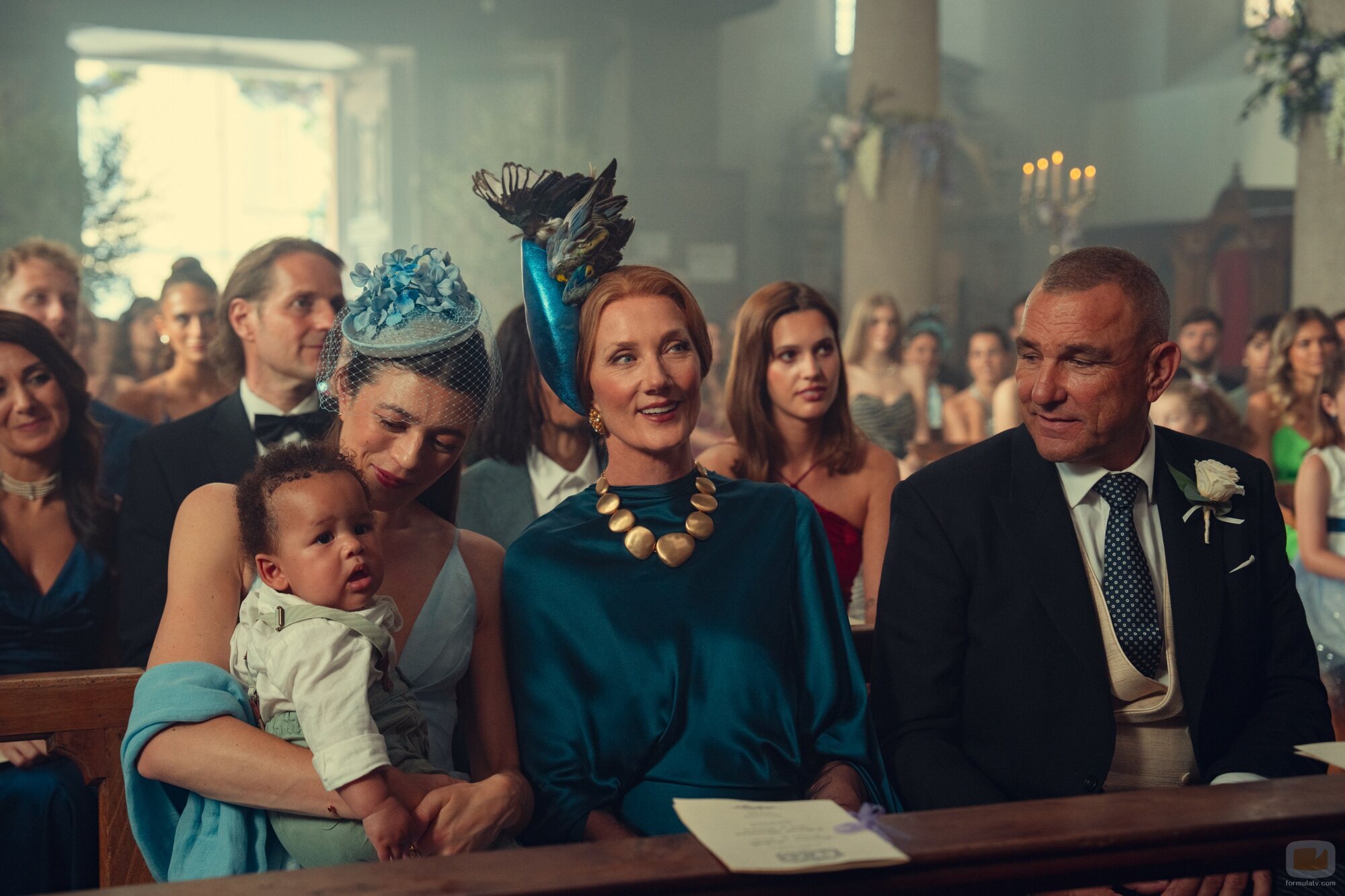 Vinnie Jones y Joely Richardson en Capítulo 6 titulado 'Las campanas de San Domenico' de 'The Gentlemen: La serie'