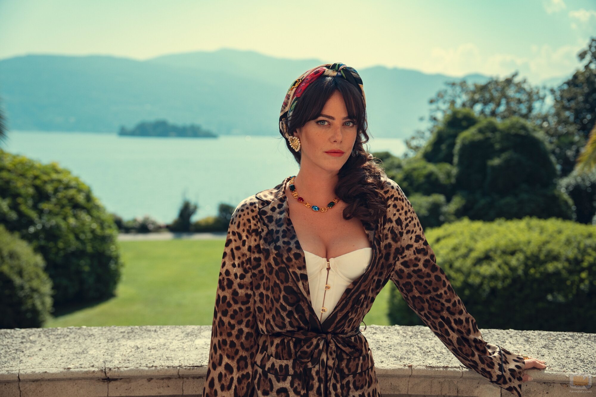 Kaya Scodelario en 'Las campanas de San Domenico' de 'The Gentlemen: La serie'