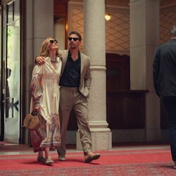 Theo James y Benedetta Porcaroli en 2x06 'Las campanas de San Domenico' de 'The Gentlemen: La serie'