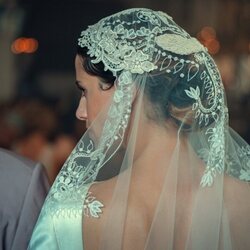 Benedetta Porcaroli en 'Las campanas de San Domenico' de 'The Gentlemen'