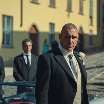 Vinnie Jones en 'Las campanas de San Domenico' de 'The Gentlemen: La serie'