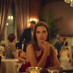 Ruby Sear en 2x06 titulado 'Las campanas de San Domenico' de 'The Gentlemen: La serie'