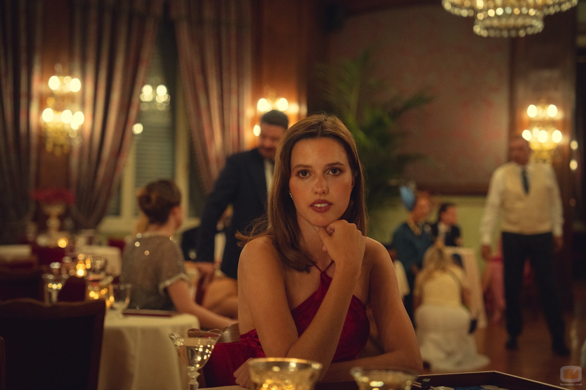 Ruby Sear en 2x06 titulado 'Las campanas de San Domenico' de 'The Gentlemen: La serie'