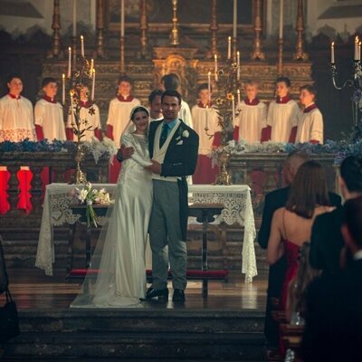 Theo James en Capítulo 6 titulado 'Las campanas de San Domenico' de 'The Gentlemen: La serie'