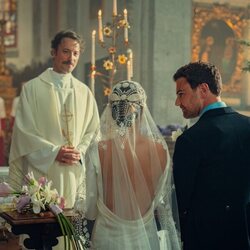 Theo James en 'Las campanas de San Domenico' de 'The Gentlemen: La serie'