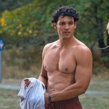 Kyle Clark en 1x02 'El maldito asiento número 8' de 'La timonel'