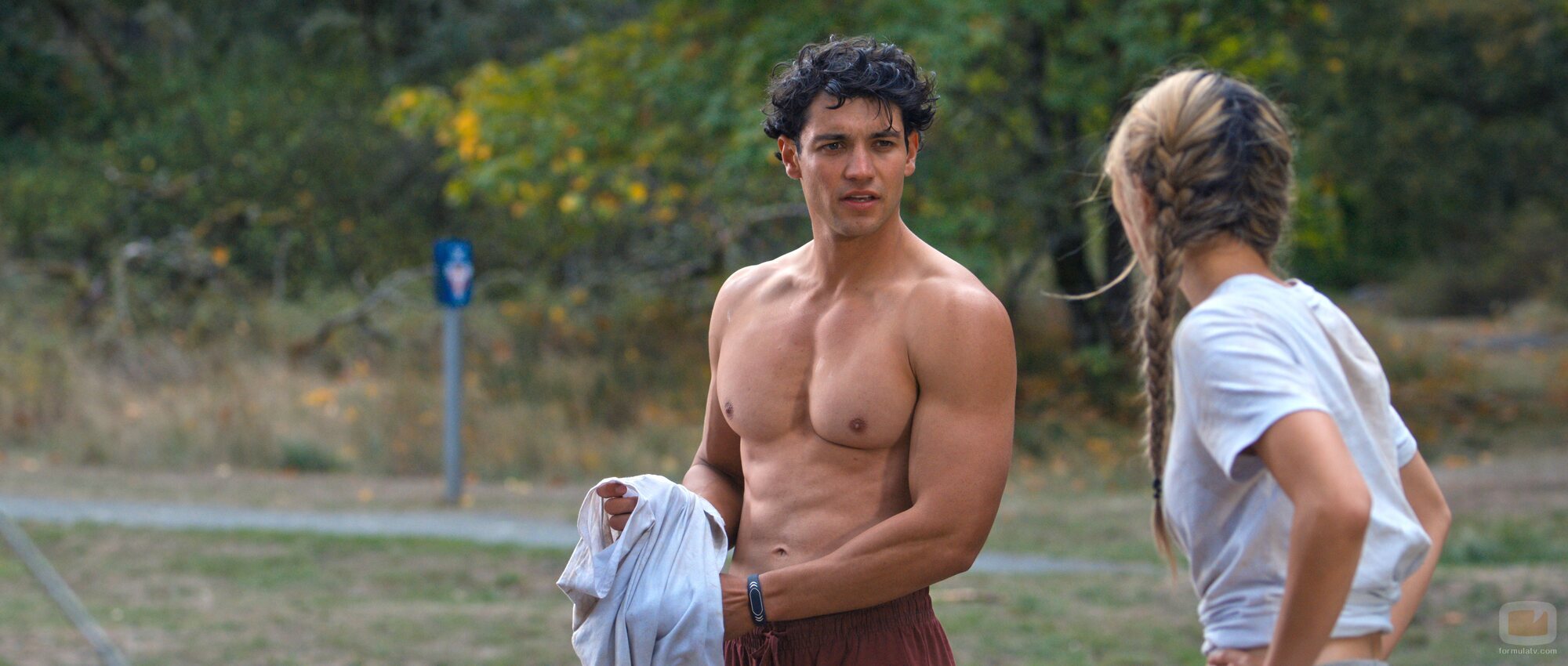 Kyle Clark en 1x02 'El maldito asiento número 8' de 'La timonel'