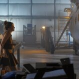 Kyle Clark y Miku Martineau en el 1x03 de 'Crew Girl'