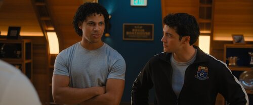 Jude Wilson y Kyle Clark en 1x06 'Una racha de mala suerte' de 'La timonel'