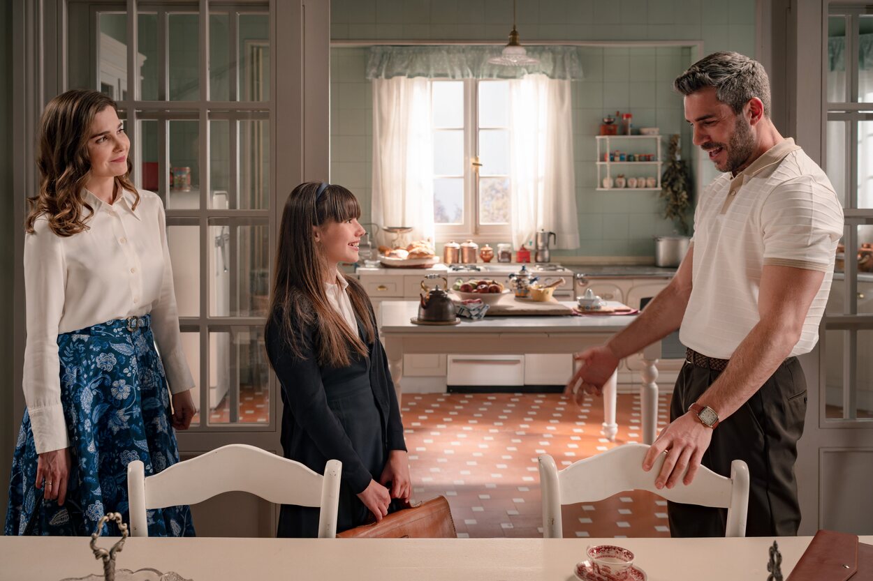 Andrés y Begoña con Paula en una escena de 'Sueños de libertad'