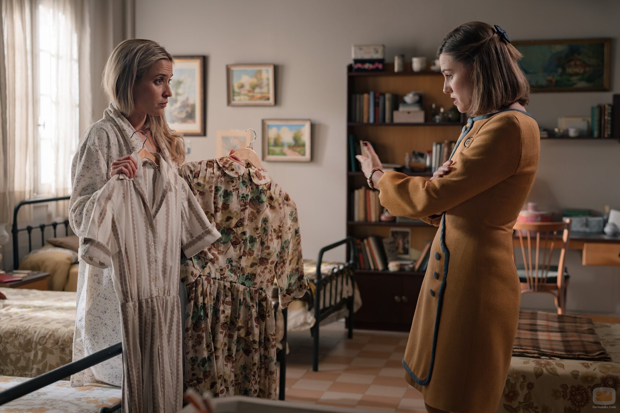 Isabel Moreno y Ana Carlota Fernández en 3x173 titulado 'Jueves 17 de septiembre de 2026' de 'Sueños de libertad'