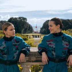 Nicole Malay y Margherita Buoncristiani en 'El circuito' de 'Minerva - La scuola'