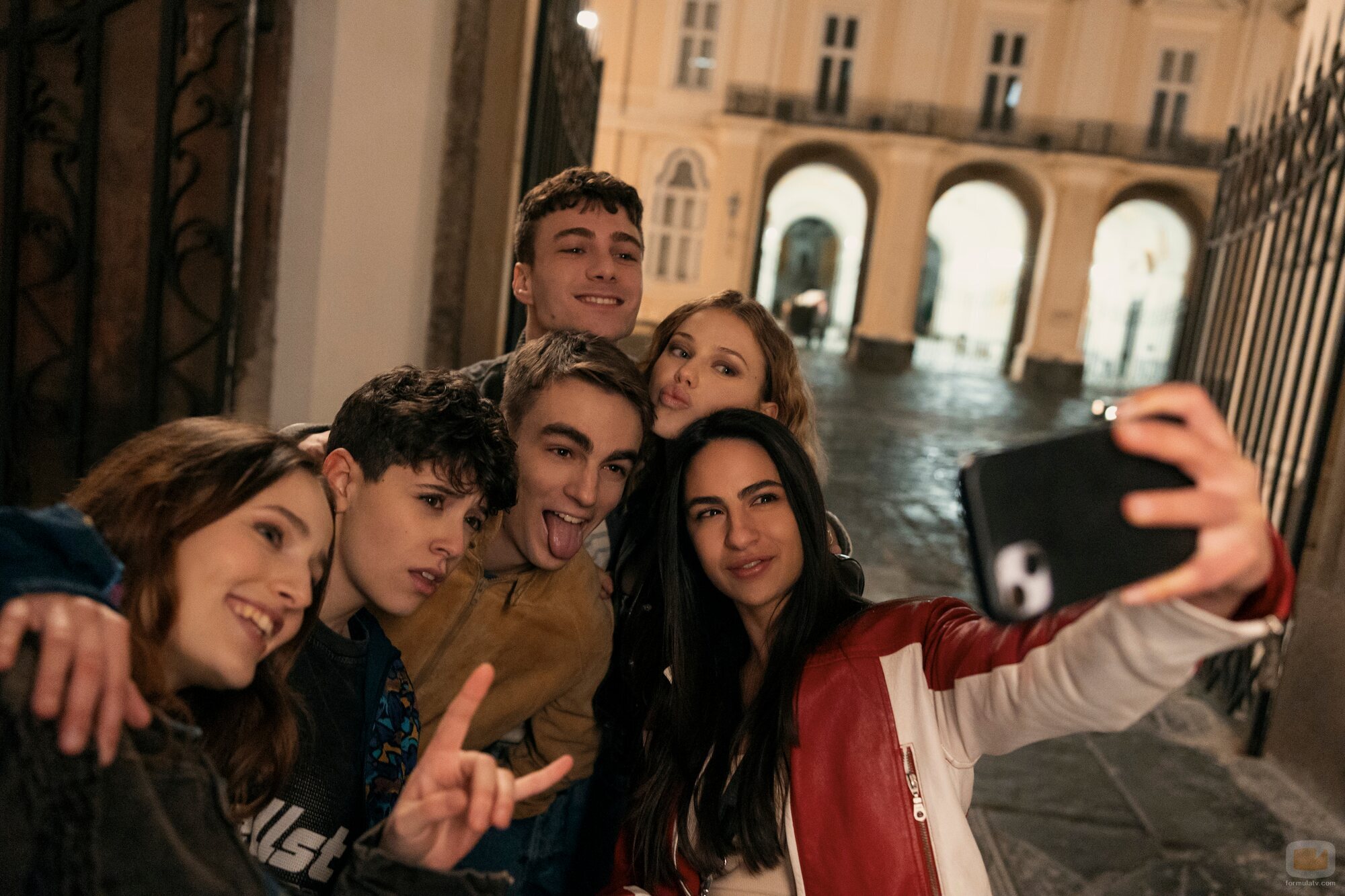 Simone Secce y Margherita Buoncristiani en 1x05 'La competición' de 'Academia Minerva'