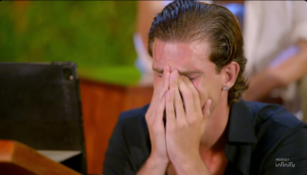 Nacho llora tras ver las imágenes de Náyades en 'La isla de las tentaciones 11'