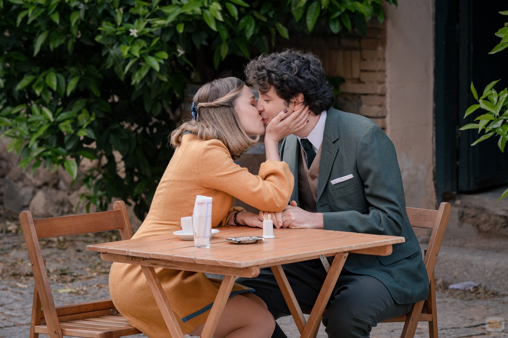 Marco H. Medina y Isabel Moreno en el 3x182 de 'Sueños de libertad'