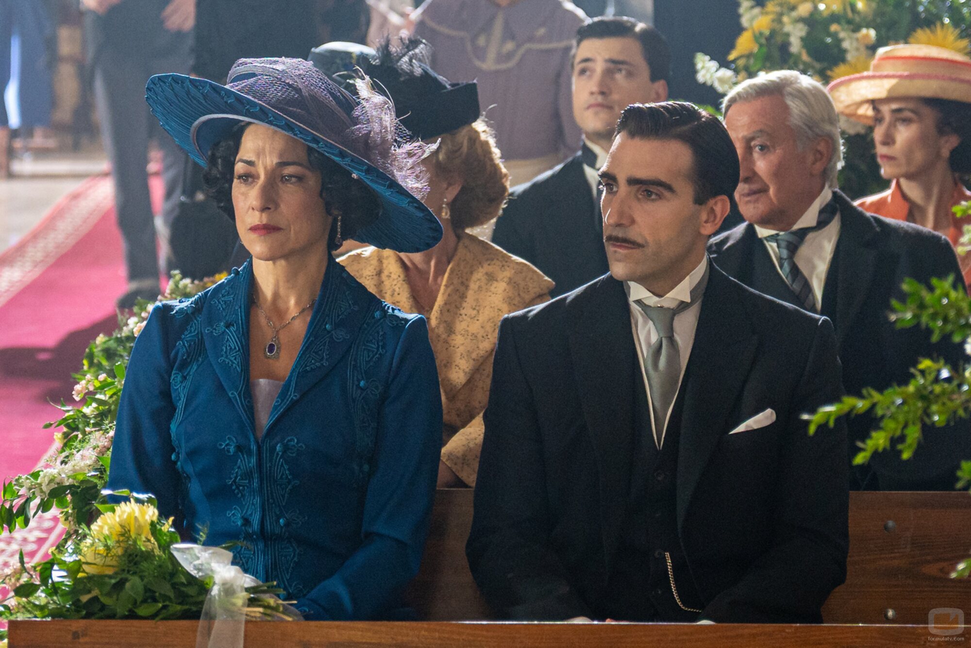Isabel Serrano y Guillermo Serrano en 7x178 titulado 'La boda de Curro y Ángela (Parte 1)' de 'La promesa'
