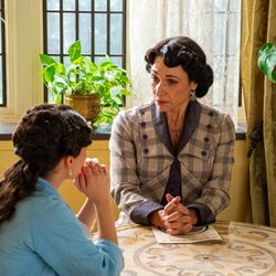 Marta Costa y Isabel Serrano en 7x176 'Martes 29 de septiembre de 2026' de 'La promesa'