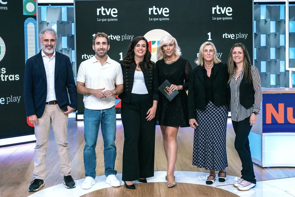 Aitor Albizua y Aida Bao, en la presentación de 'Cosas nuestras'