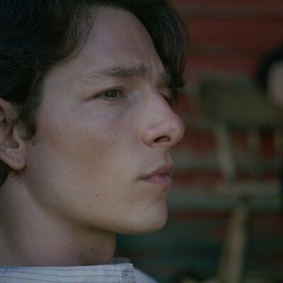 Mike Faist en 'Hermanos' de 'Al este del Edén'