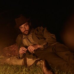 Christopher Abbott en Capítulo 1 titulado 'Hermanos' de 'Al este del Edén'